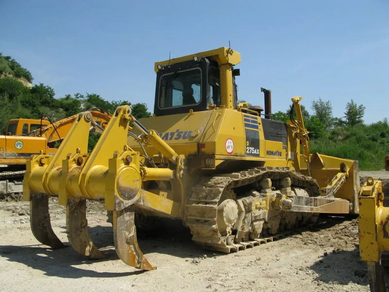 buldožer Komatsu za najam